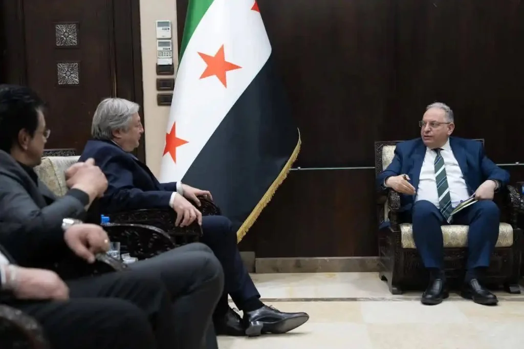 وزير المالية يلتقي رئيس اتحاد غرف السياحة لتوسيع الشراكة